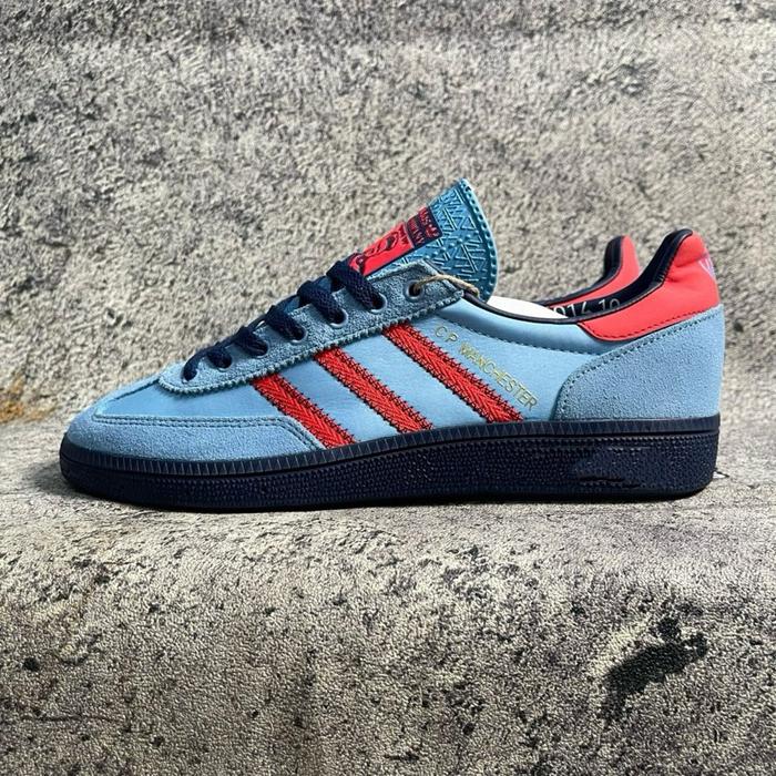 SEPATU CASUAL CP M3NCH3STER BLUE