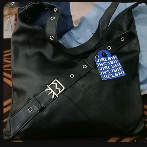 Tote bag hitam by jielshi