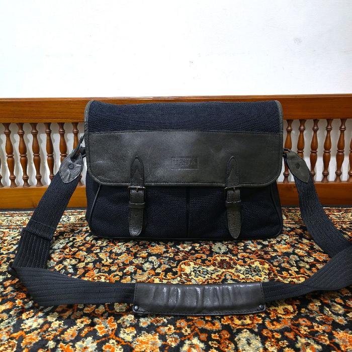 tas selempang testa uomo italy warna hitam