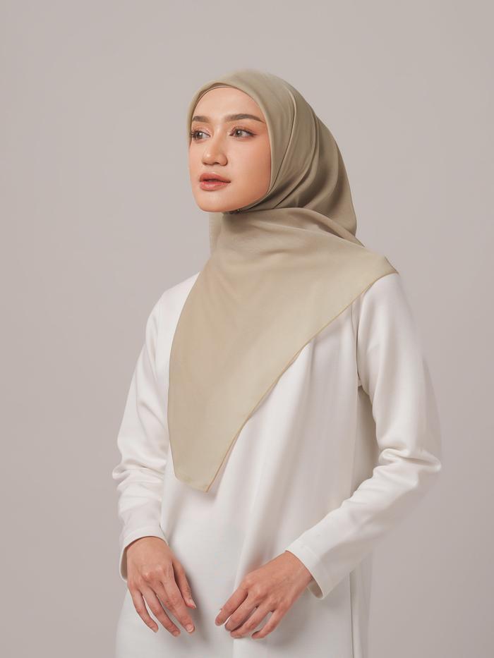 naPocut Hijab - New Series Plain Paris napocut  ( Jilbab Segi Empat ) Kerudung Square Muslim Syari B