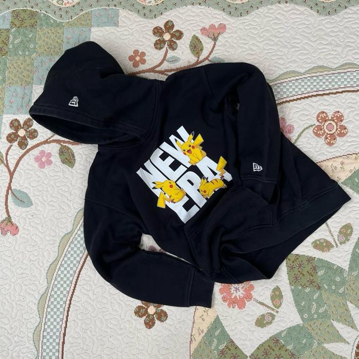 Hoodie new era x pokemon hitam cakep
