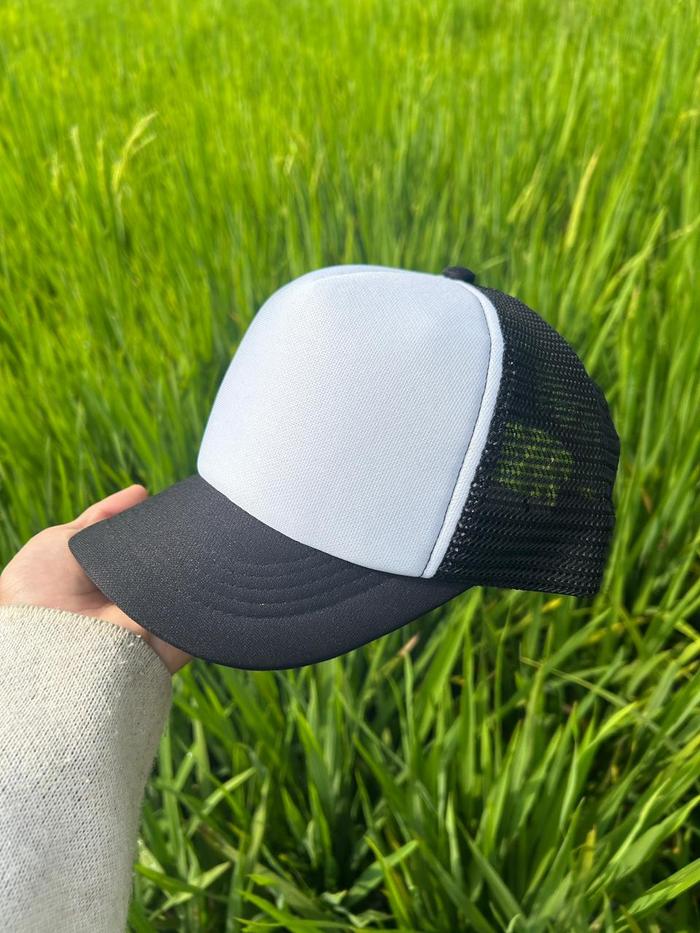 Trucker Hat Lidah Pendek Hitam Putih Polos Topi Jaring Trendy Terbaru
