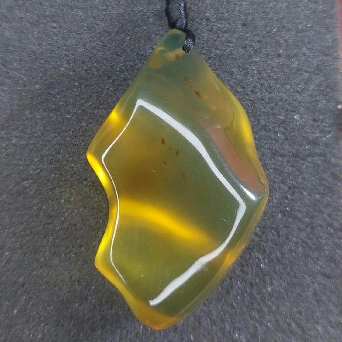 liontin getah katilayu /amber