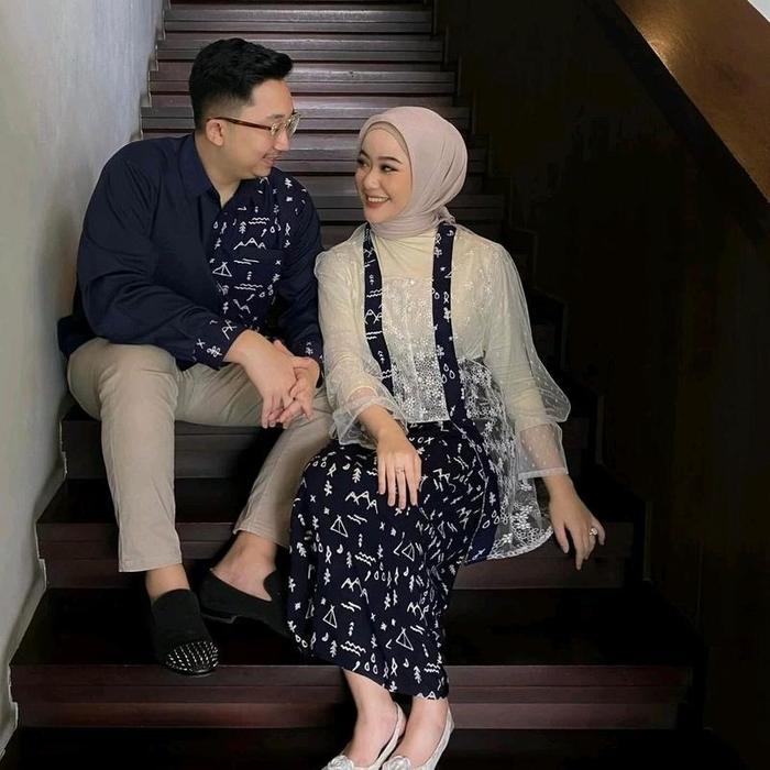 Elisha - Couple Sarimbit Seia Kutubaru Modern Setelan Katun Motif Brokat Batik Outer Rok Lilit Konda