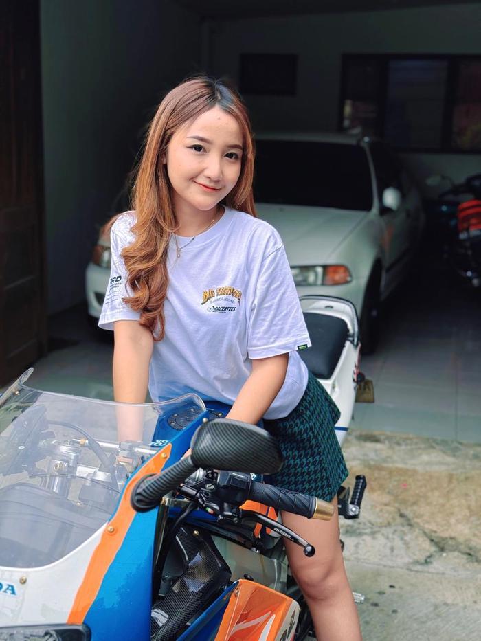 RACERTEES Kaos 2TAK edisi Big Festival 2stroke Sragen - Putih