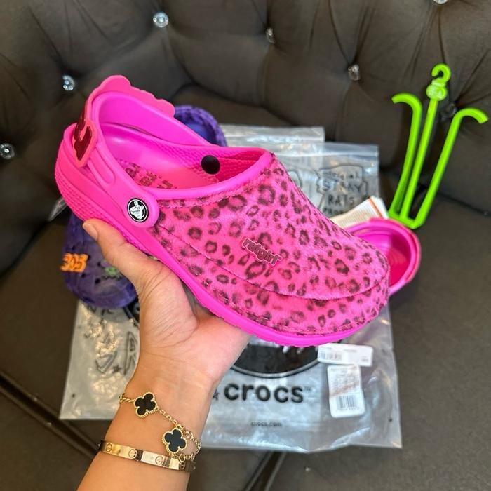 crocs stray rats ( Rats girl ) Sendal Wanita