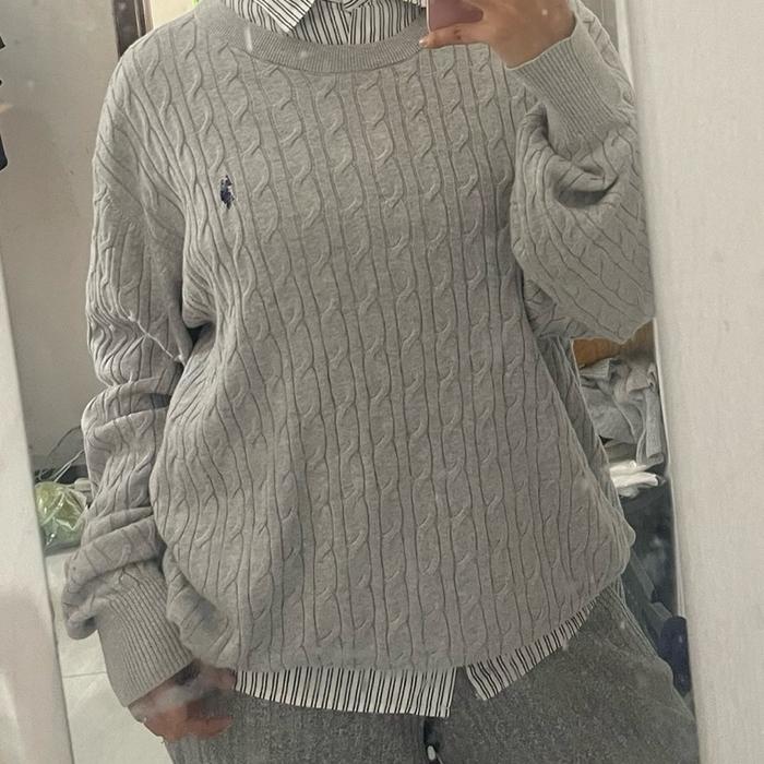 Polo Ralph Lauren Sweater Rajut Abu-abu dengan Desain Kabel dan Lengan Panjang untuk Gaya Santai Wan