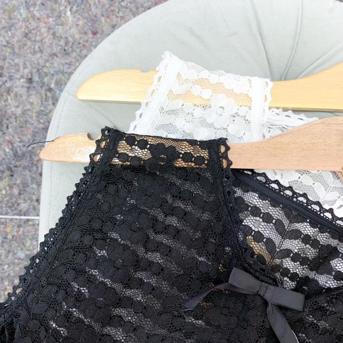 Outer Brukat Layer Tanpa Lengan