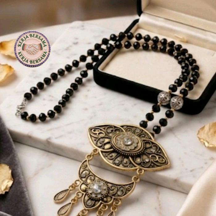 kalung kristal liontin etnik perak bakar