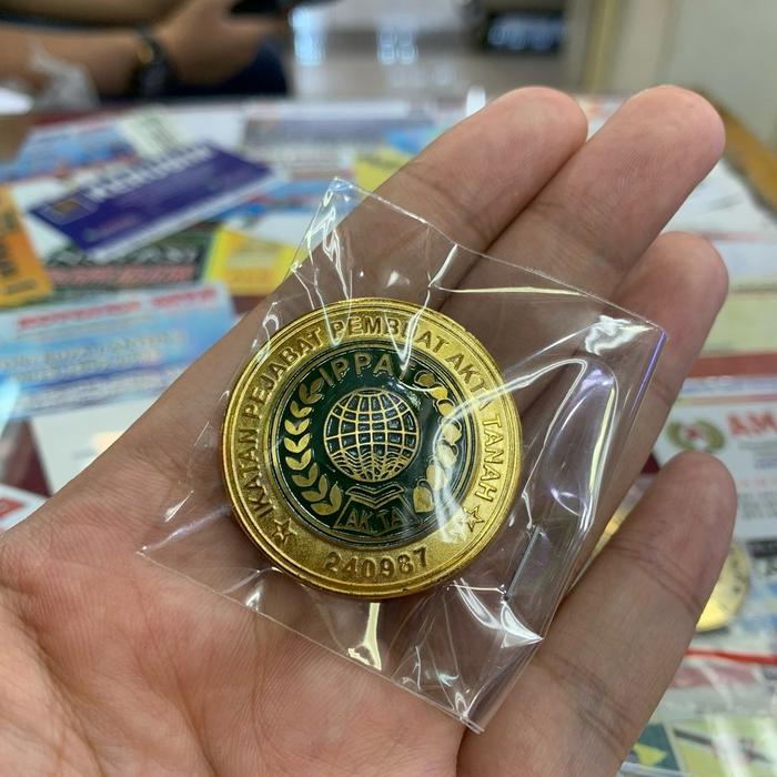 Pin ppat / pin notaris ippat / pin notaris magnet Emas pinhijab