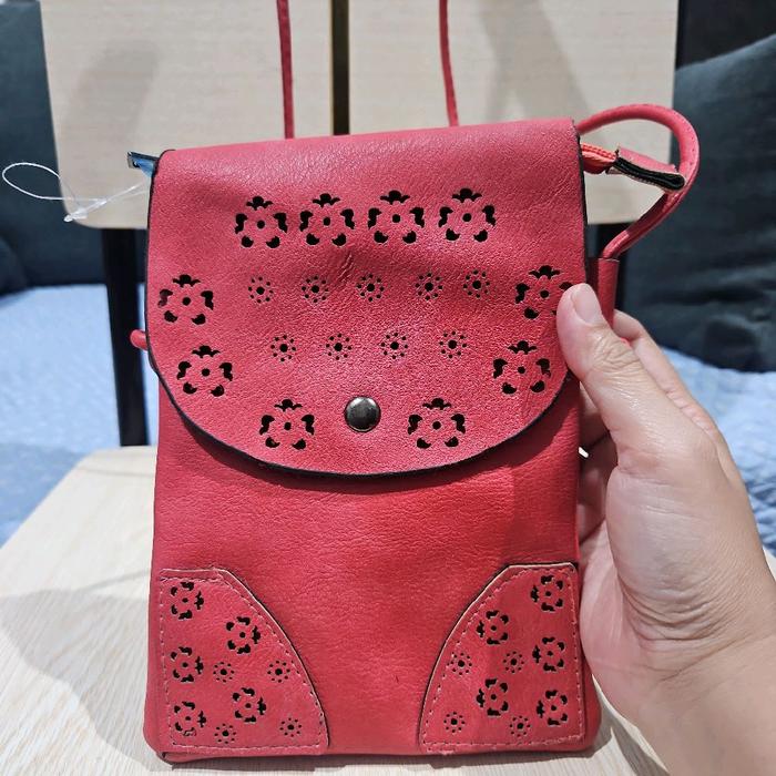 Preloved Sling Bag HP Lasercut