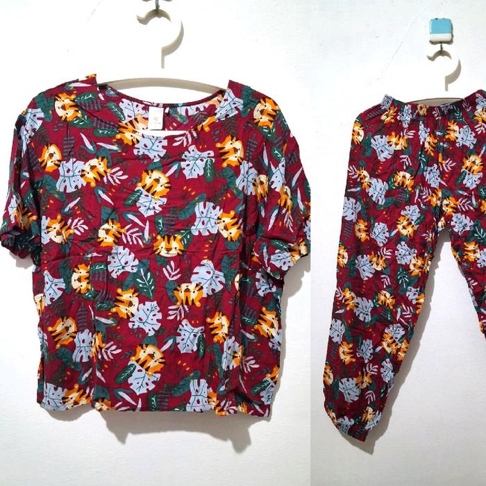 piyama setelan baju tidur wanita celana panjang nevada motif binatang daun marun preloved