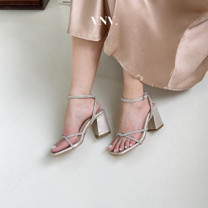 Heels Wanita Block Heels 7cm Wedding Shoes Nyaman Elegan