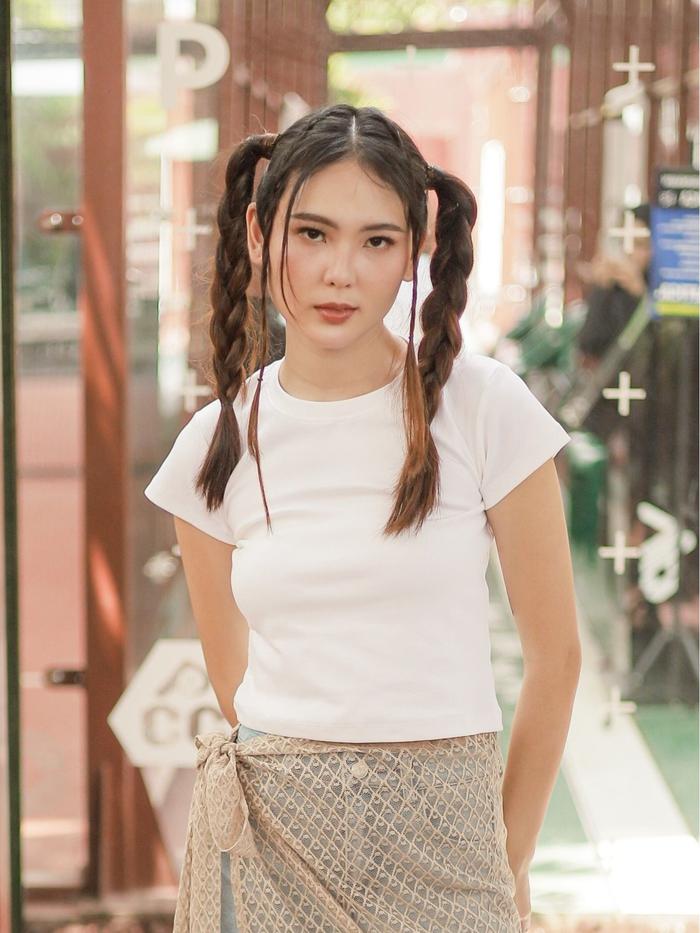 Bigjill Kyosuke Kaos Crop Top Wanita