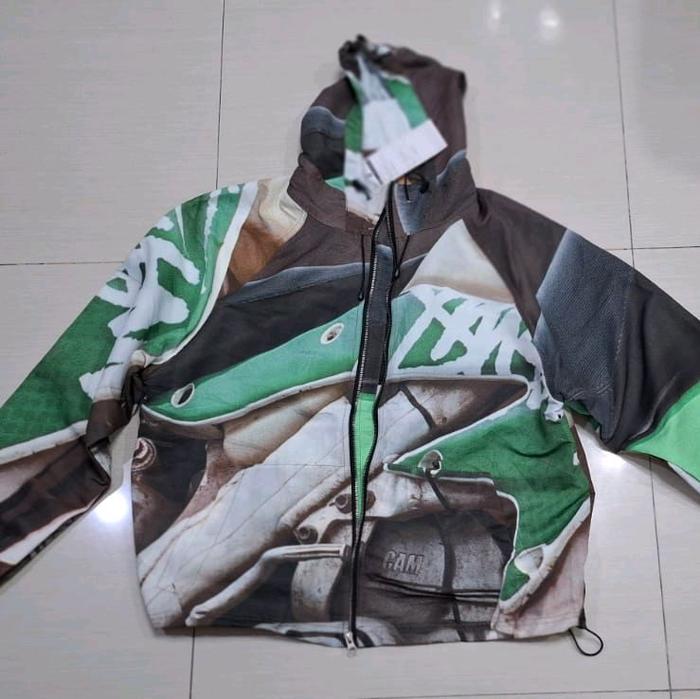 Stussy Beach Shell Jacket in the Baja Print design, a windbreaker featuring a printed graphic of a d
