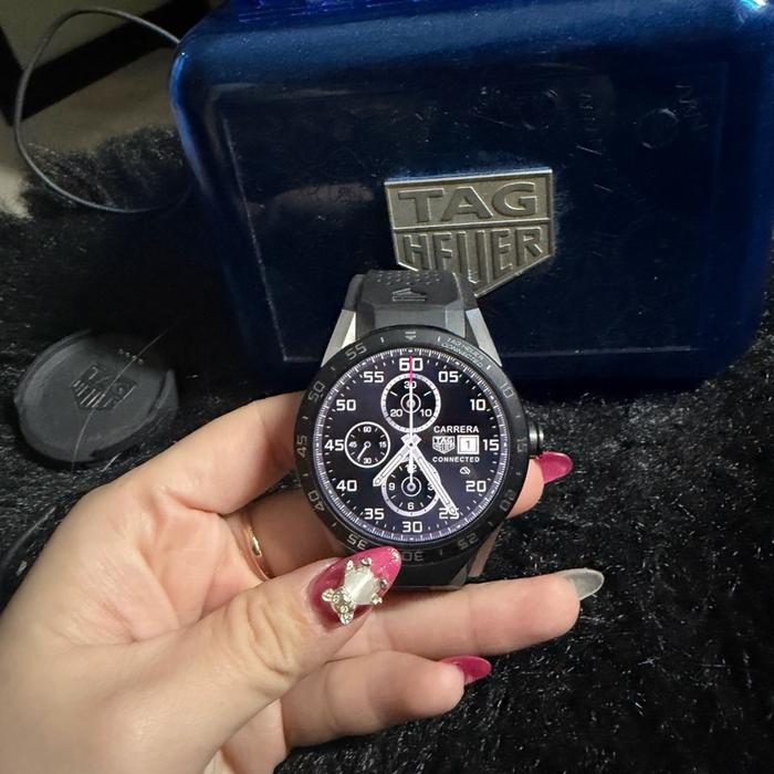 Jam tangan Tag Heuer Carrera