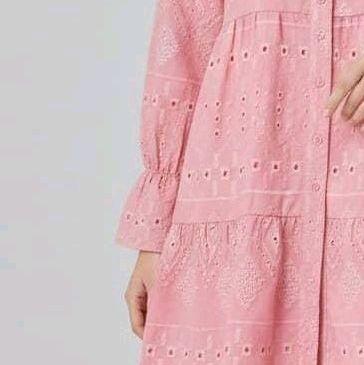 Roselle Eyelet Tiered Tunic - Baju Tunik Wanita dengan Desain Eyelet dan Tiered yang Elegan