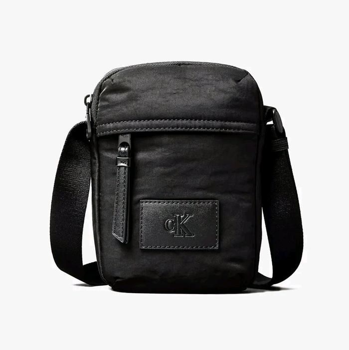 Calvin Klein Nylon Reporter Bag Original Sling Bag Pria - Black