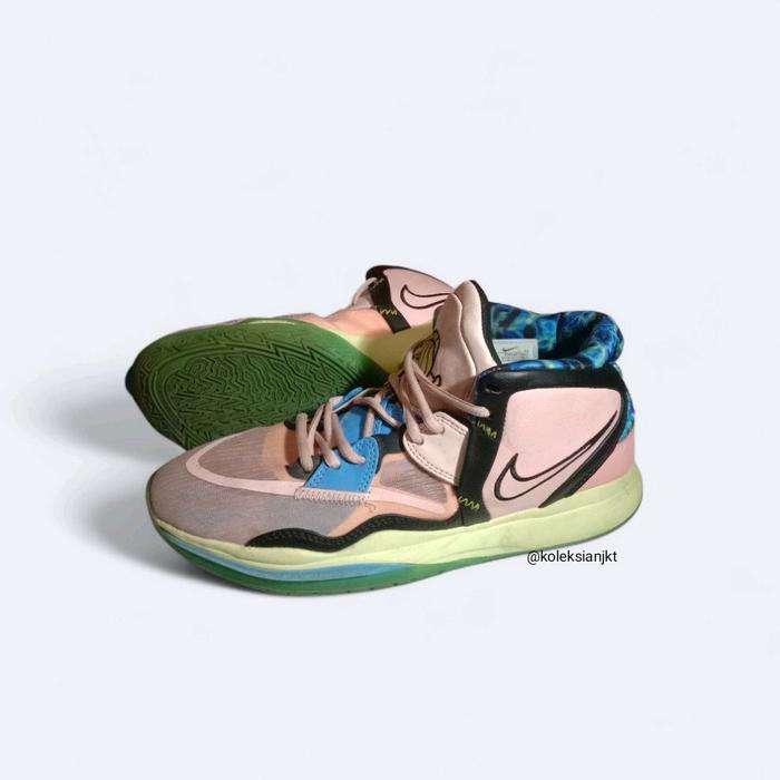 Nike Sneakers Kyrie 8 Infinity - Sepatu Basket Pria dengan Desain Unik dan Nyaman untuk Bermain Bask