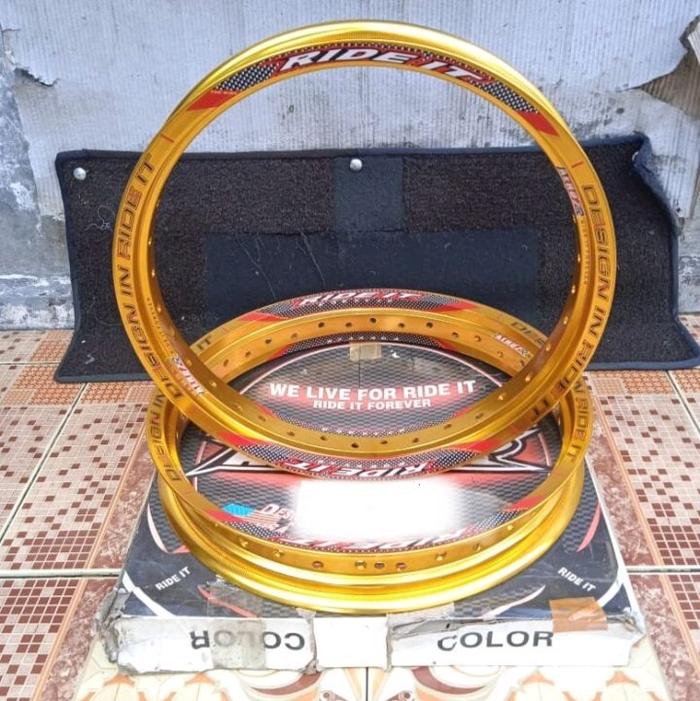 Velg original Ride it T shape Uk 215 - 215 Ring 17 (New old stock & good condition)