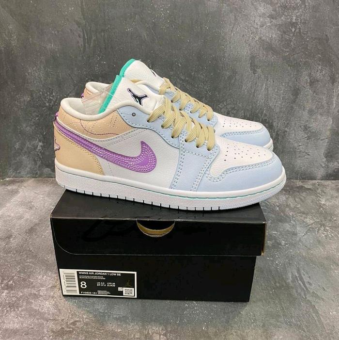 Nike Sepatu Sneakers Air Jordan 1 Low Putih Ungu & Kuning Model Terbaru 2023
