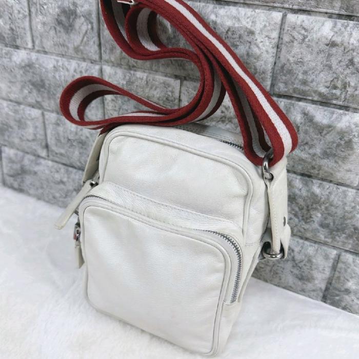 Bally Trano Sling Bag Cambag Mini. Lbr 15 cm Tnggi 20 cm. Model Lengkap Gembok&Kunci. Ori / Authenti