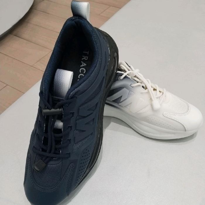 TRACCE Sandal Baru dengan Diskon 50% - Desain Modern & Nyaman untuk Penggunaan Sehari-hari