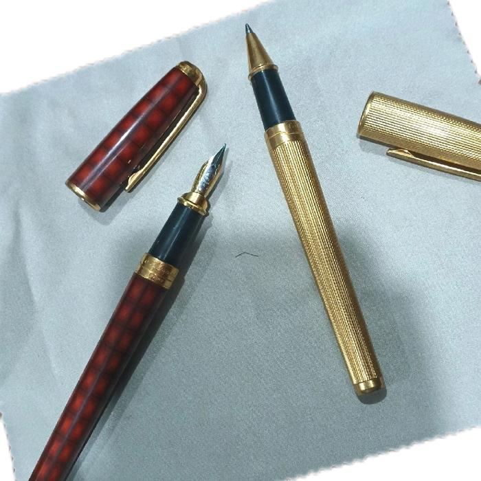 St Dupont Fountain Pen dengan Desain Eksklusif dan Finishing Mewah untuk Penggemar Menulis