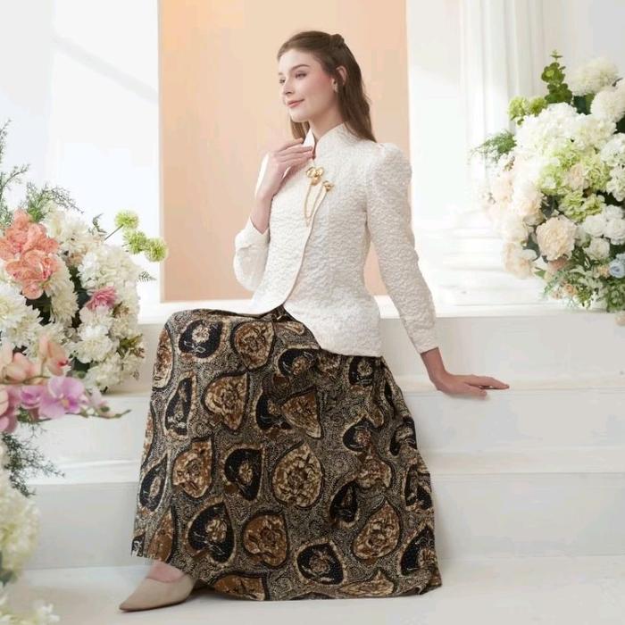 Kebaya Ivory - Kebaya Janggan - Kebaya Cream - Kebaya Batik - Setelan Batik - Blouse Batik - One Set