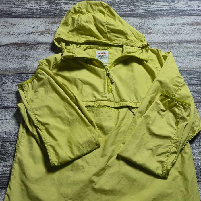 Jaket Fjall Raven Windbreaker Thrifting Branded