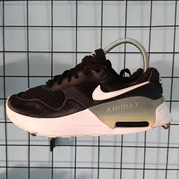 Nike Airmax Sepatu Olahraga Pria Hitam Putih second bekas origina ldengan Teknologi Airmax untuk Ken