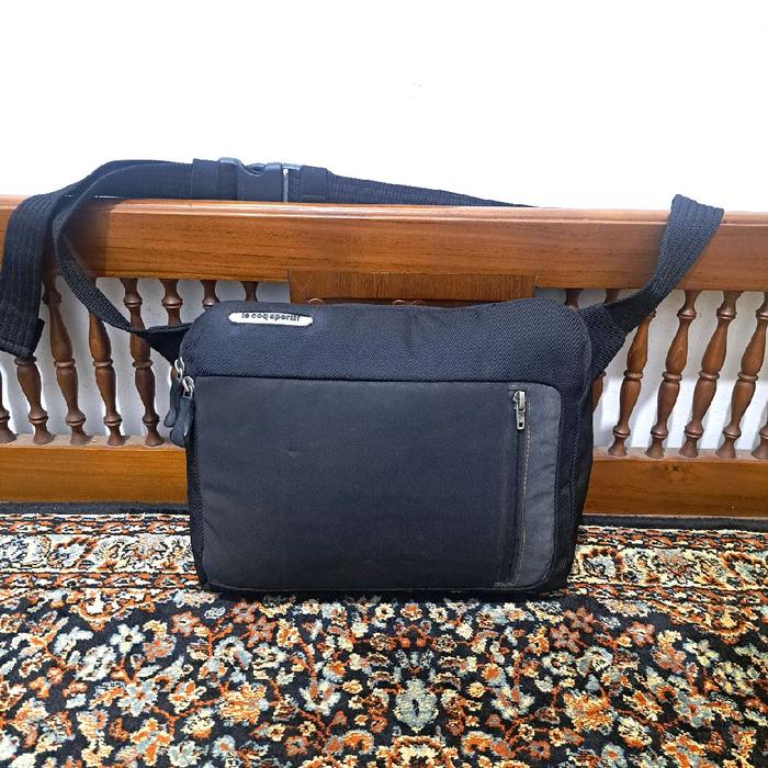 tas waist bag lecoq sportif warna hitam