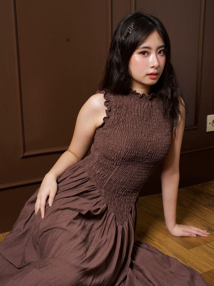 Zea - Aluna - Dress Smocked Kerut Katun Linen Maroon Brown Black Maxi Polos