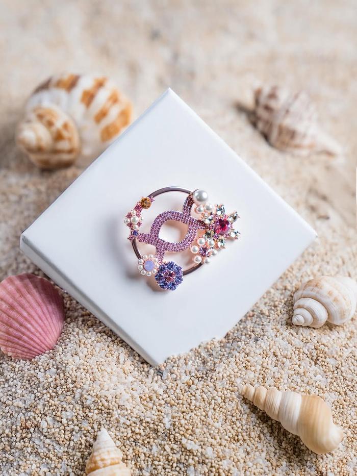 BUTTONSCARVES BROOCH ORIGINAL
