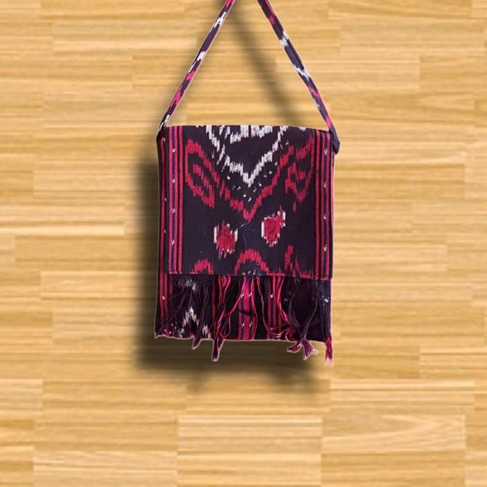Tas Selempang Tenun Mini Etnik Lombok Toraja dengan Penutup Wanita Motif Khas Ukuran Simpel Cocok un