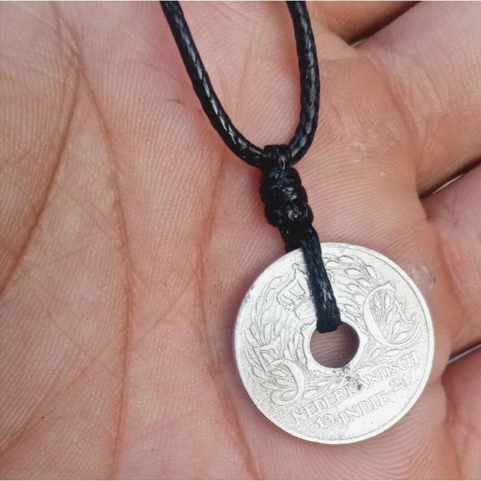Share:  0 kalung koin kuno 5 sen