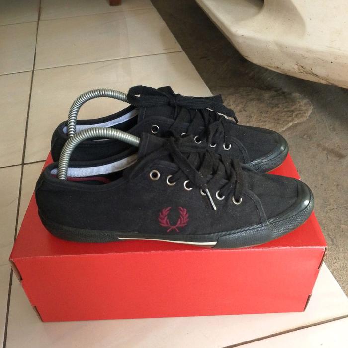 sepatu second branded fred perry size 41 original authentic