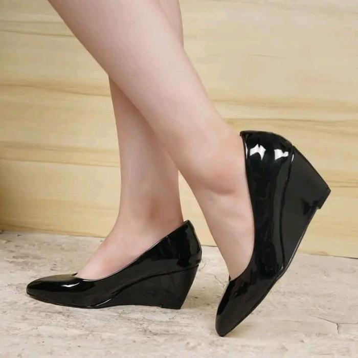 Series RB14 Sepatu Wedges Wanita Elegan 5 Cm Sepatu Kerja Wanita Heels Shoes Hitam Karet