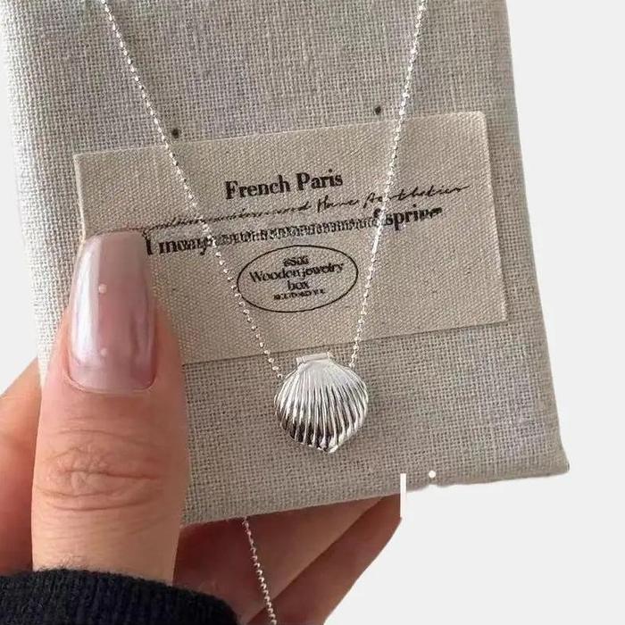 Liorne Kalung Liontin Mutiara Kerang Retro Bisa Dibuka Tutup Elegan Desain Unik Rantai Leher Pendek 