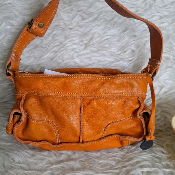 Tas Soulder FAT FACE Kulit Asli Tebal lembut Warna Orange Berziper / Tas Cangklong Wanita Kulit Asli