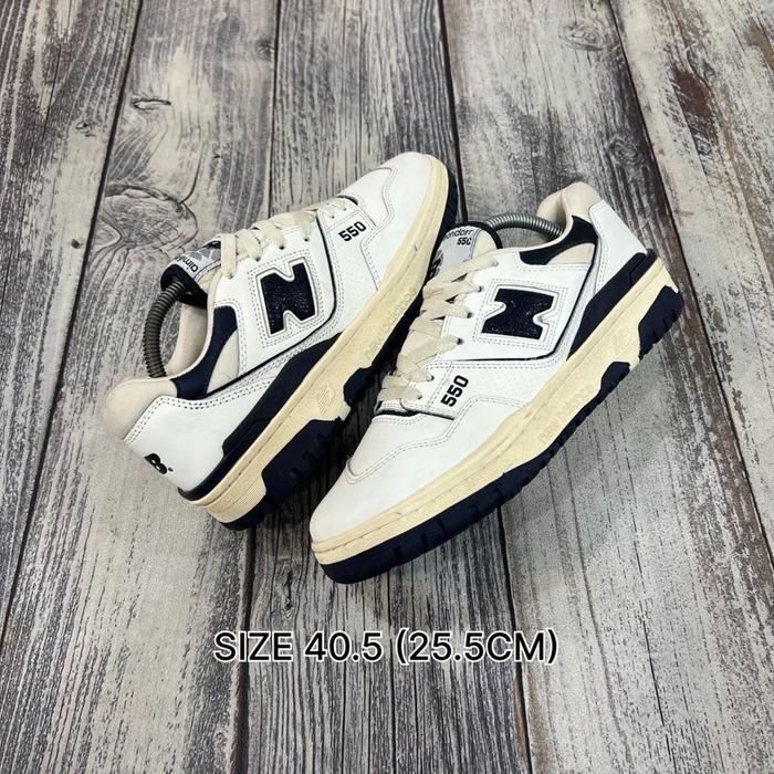 NB 550 x Aime Leon Dore Navy (40.5) Sneakers Pria