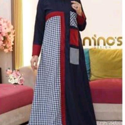 Gamis Ninos Bahan Kombinasi Katun Ima Desain Elegan dengan Motif Kotak-kotak dan Warna Navy Merah