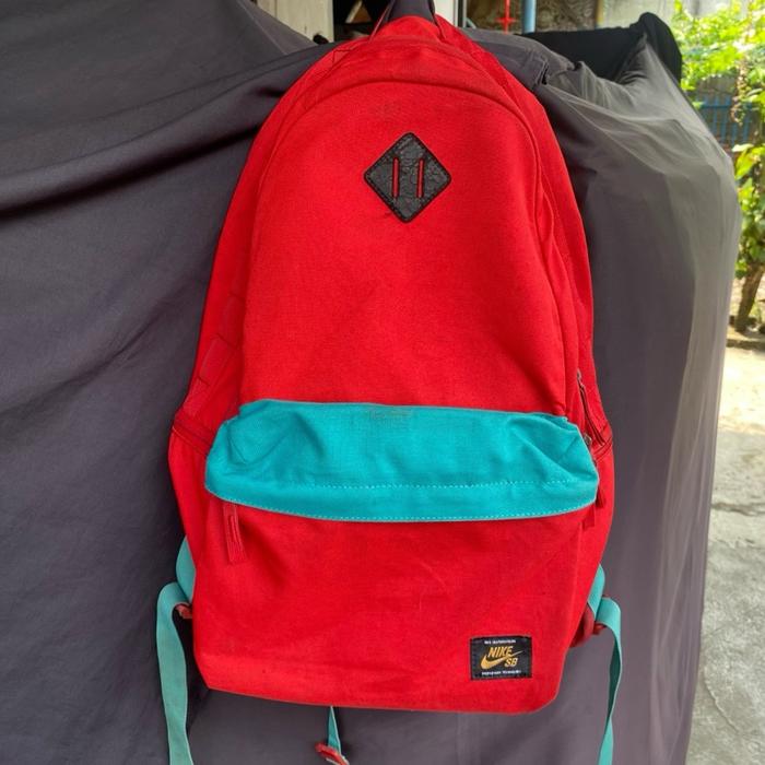 Nike SB icon skateboarding red solid backpack