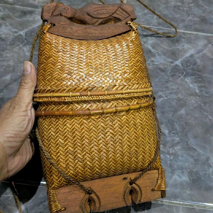 Gandek Umar Maye Tas Tradisional Asli Lokal Lombok dengan Desain Eksklusif dan Kualitas Terbaik