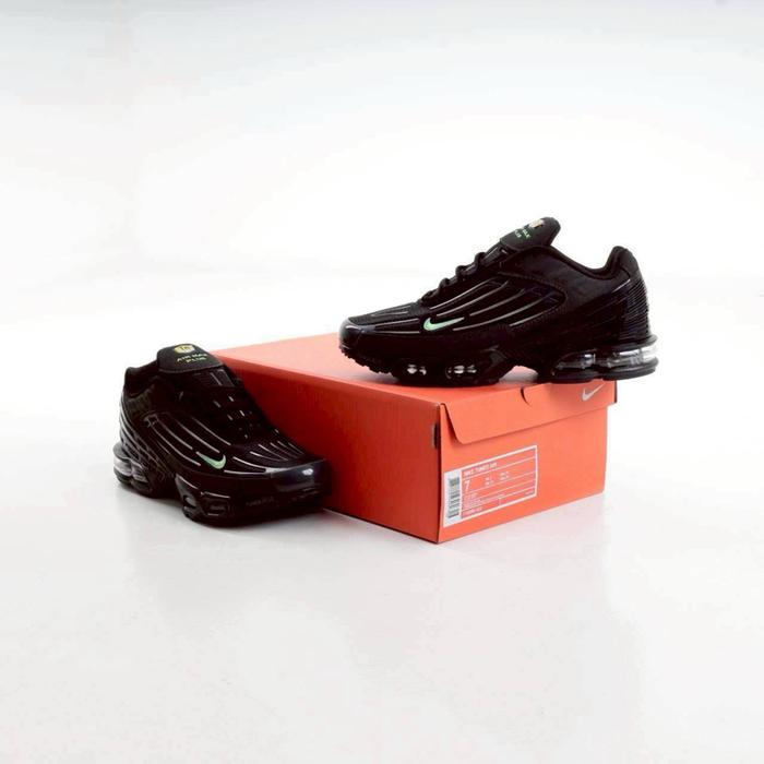 Sepatu Nike Air Max Plus 3 Anthracite Volt