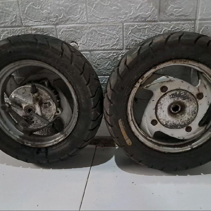 Velg pelek Kymco kimco set mocin motor custom honda monkey dll original kelengkapannya sesuai difoto