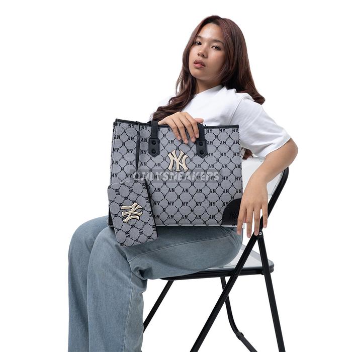 MLB NEW YORK YANKEES MONOGRAM DIAMOND JACQUARD TOTE BAG BLACK