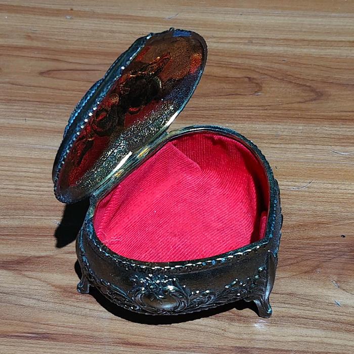 Kotak Perhiasan Antik - Pas buat Cincin