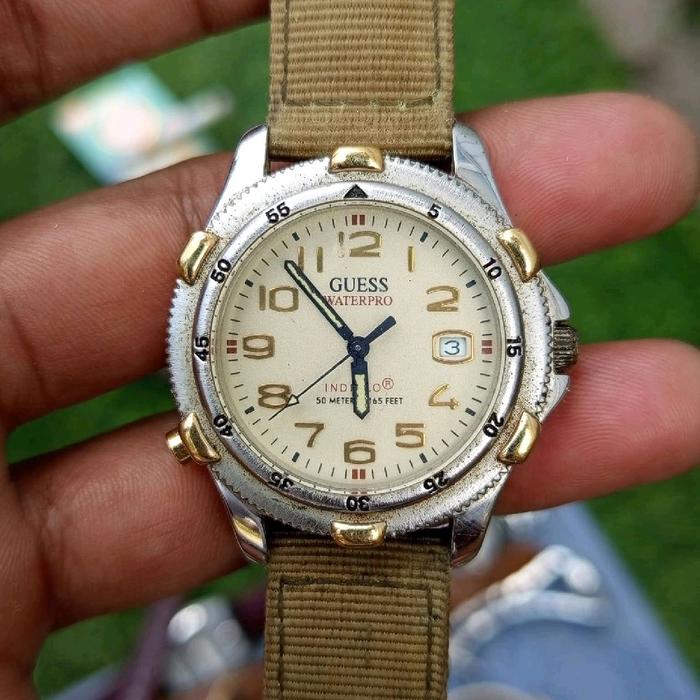 Jam Tangan Pria Secondhand Vintage Guess Waterpro