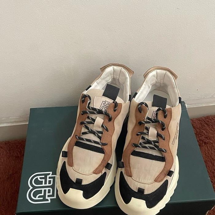 Sepatu pria preloved everbest